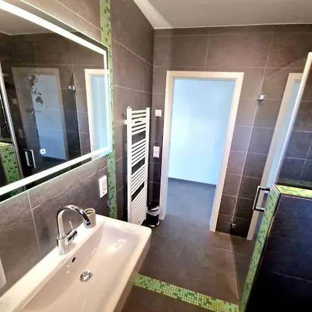 Modernes Im Geo-naturpark Bergstrasse-odenwald Apartment